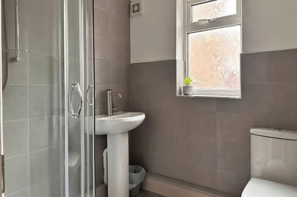 2 Bedroom Apartment-sleeps 6-parking-wifi