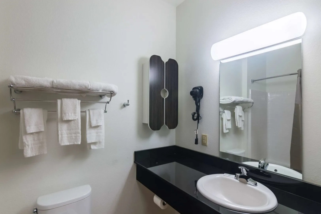 Days Inn & Suites by Wyndham Colorado City/I-20