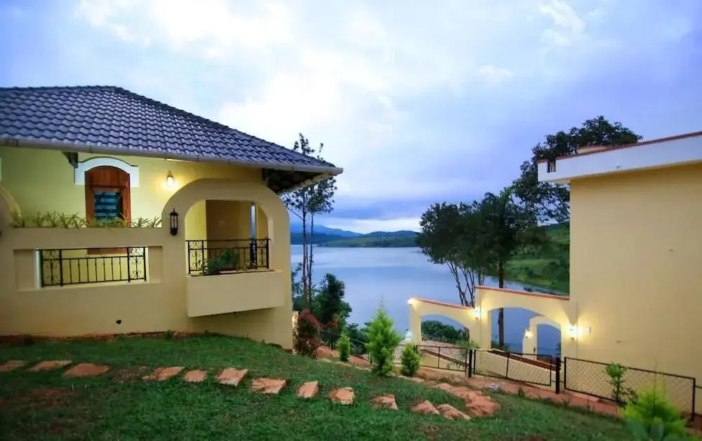 Vista Del Lago - Lakeview Homestay