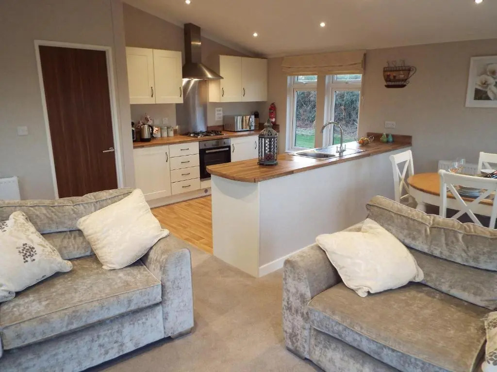 Devon Hills Holiday Park luxury timber lodge pet friendly with hot tub 2 to 6 guests