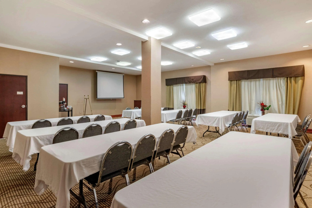 Comfort Suites Airport South