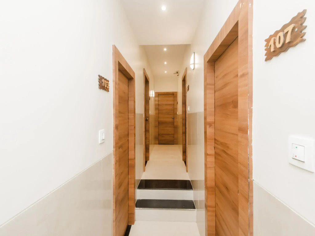 OYO 12257 Hotel Sai Suites