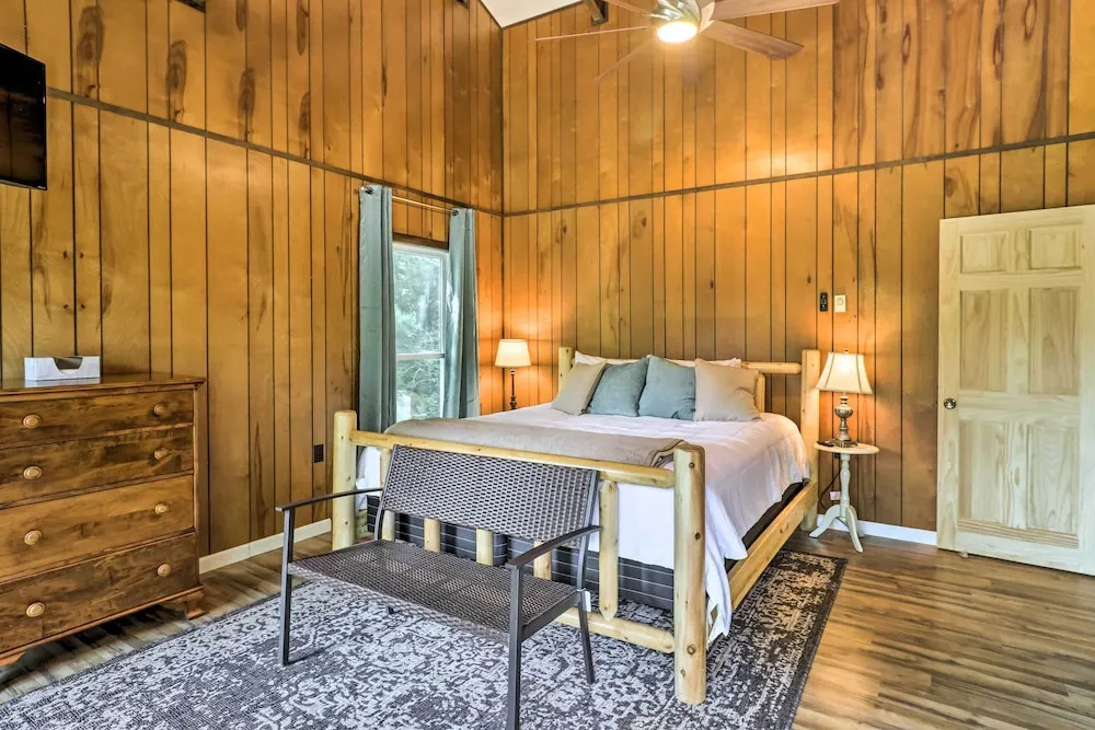Lake Santeetlah Escape w/ Kayaks, Boat Slip & More