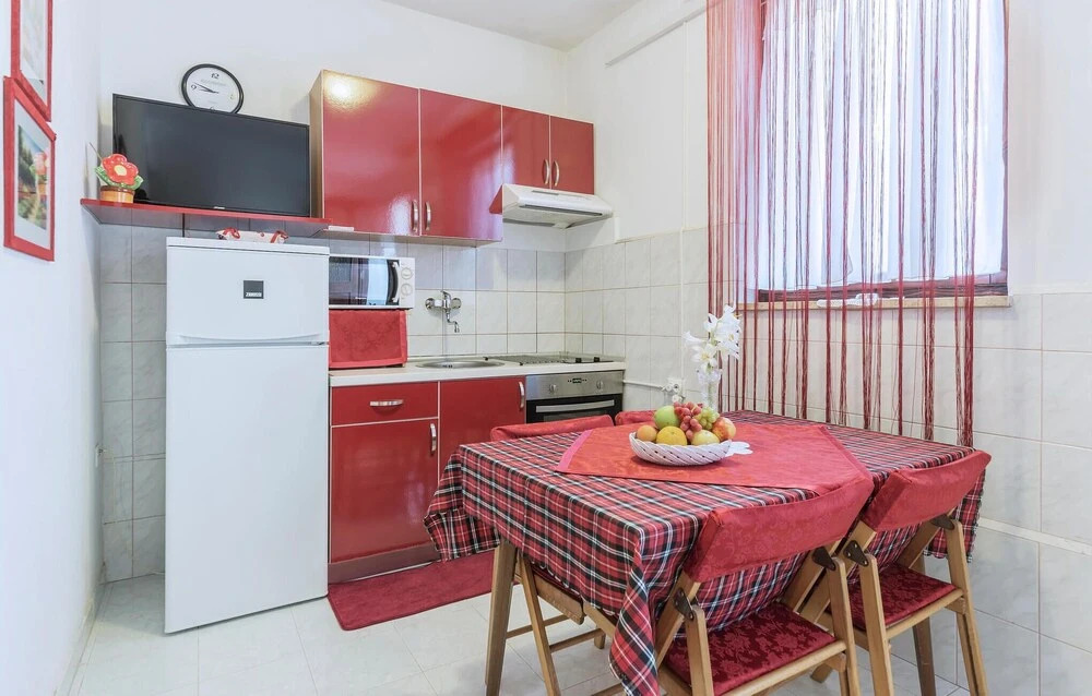 Awesome Apartment in Vinkuran With Wifi and 2 Bedrooms