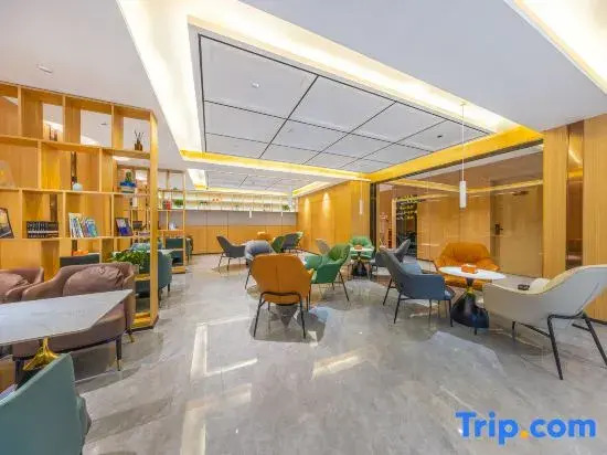 Taoyuan Crystal Hotel (Shambhala Cultural Square Branch