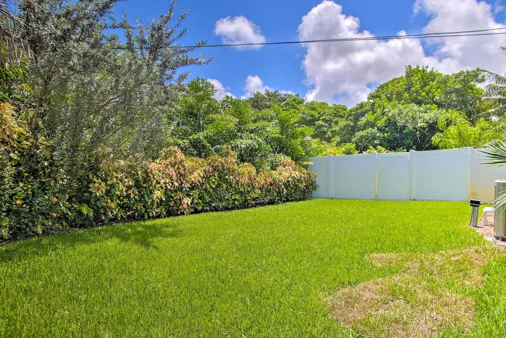 Modern Wilton Manors Home w/ Outdoor Oasis!