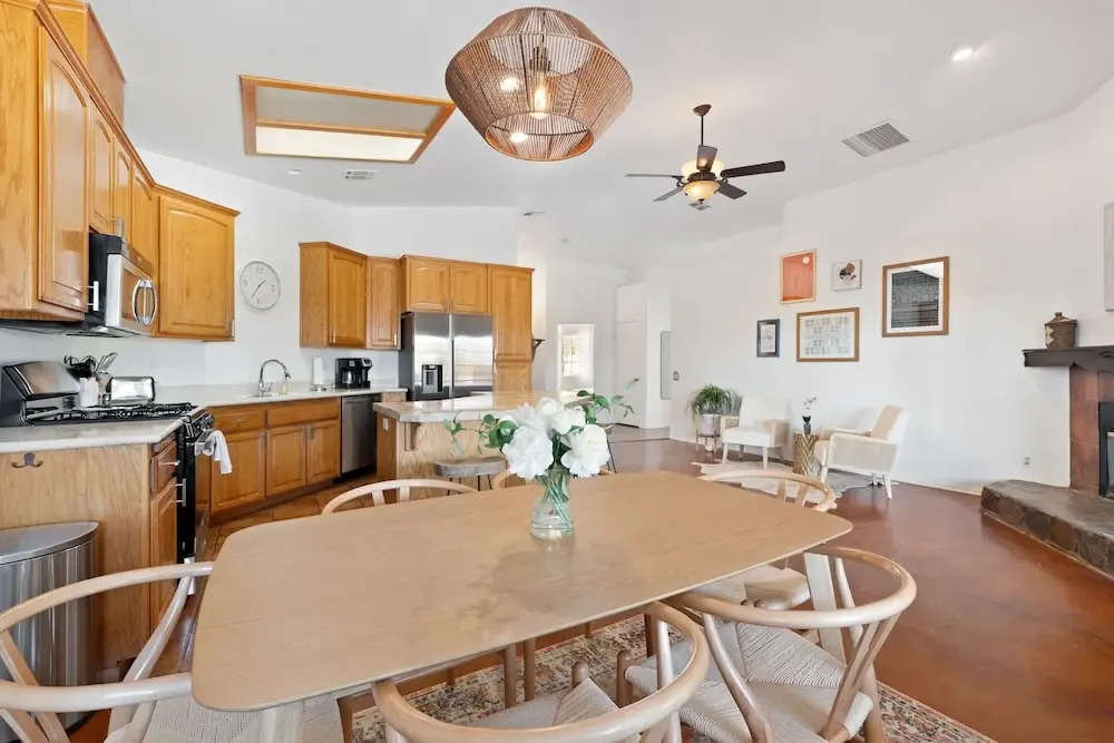 Euphorbia House - Fire Pit, Ping Pong, Tether Ball & Dark Skies 3 Bedroom Home by RedAwning