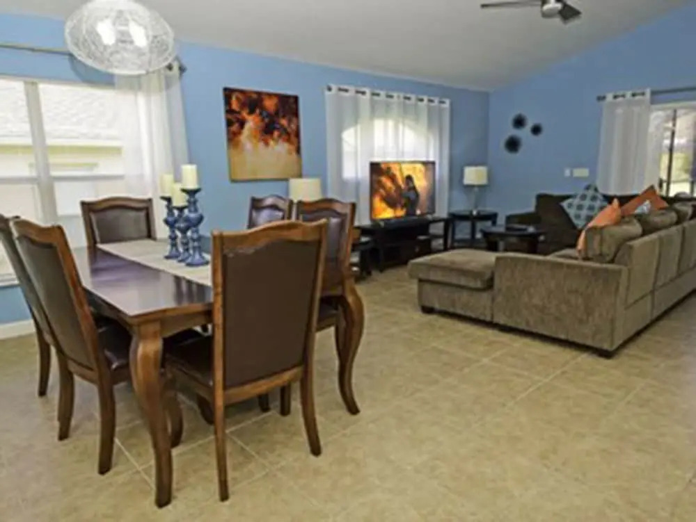 An Amazing 4 Bedroom House With ots own Swimming Pool