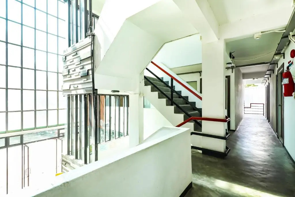OYO 412 7 Days Hotel