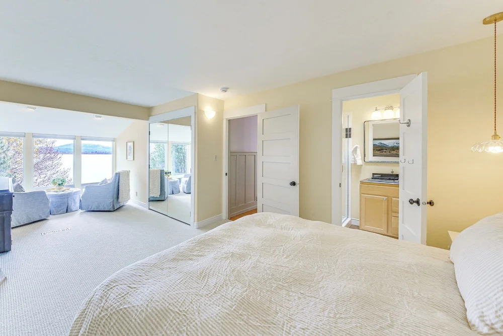 Stunning Sandpoint Lakefront Home: Hot Tub + Dock