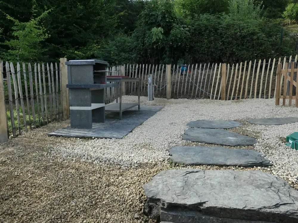 Villa with hottub in calm area