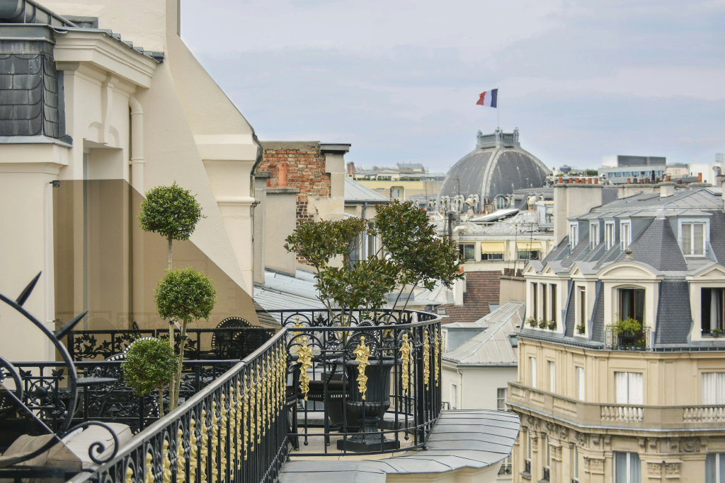 Maison Astor Paris, Curio Collection by Hilton