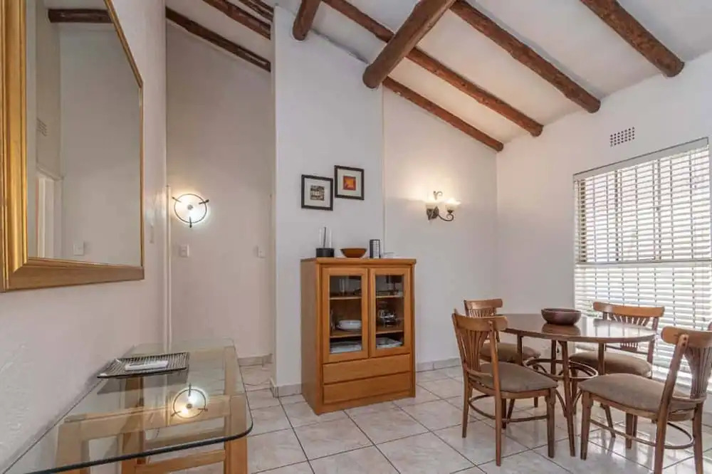Birdsong in Sandton and Charming Townhouse Retreat