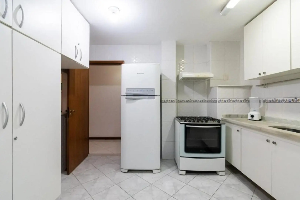 Omar do Rio - NSC 1010/302: Excelente 3Qtos, Internet 200mbps + WorkStation, Tv a Cabo, a 200m da Praia e do Metrô, em Copacabana