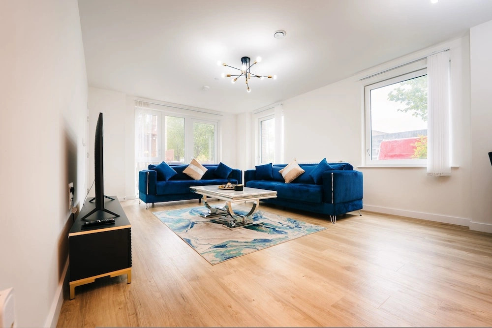 LUX Riverside Duplex Masionette By LCY Excel