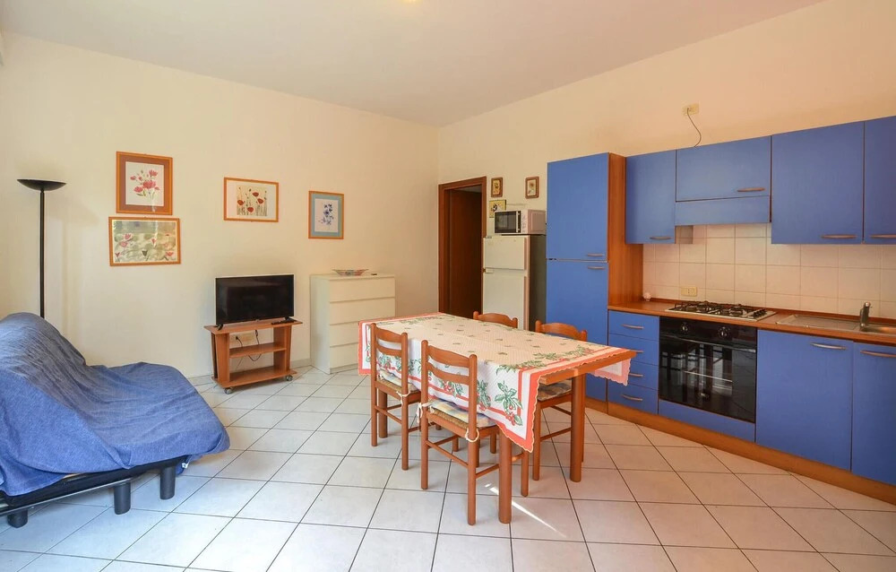 Stunning Apartment in Rosolina Mare With 1 Bedrooms, Outdoor Swimming Pool and Wifi