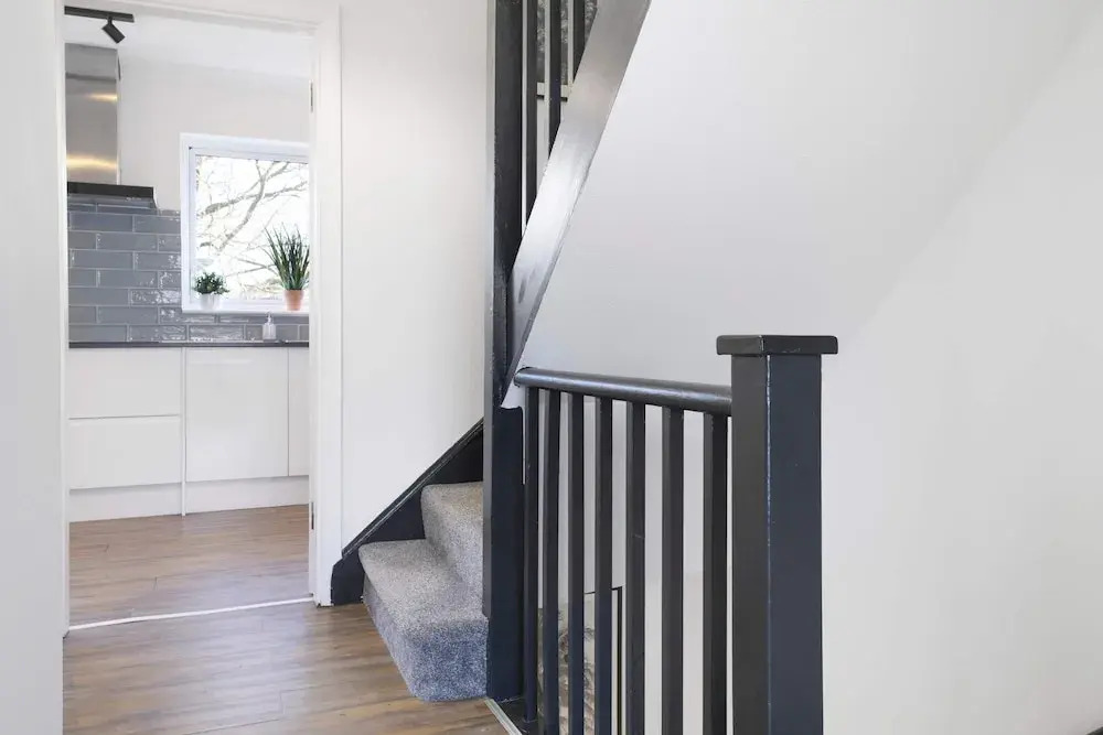 Elegant 4BR House Near City Centre Angus Suites