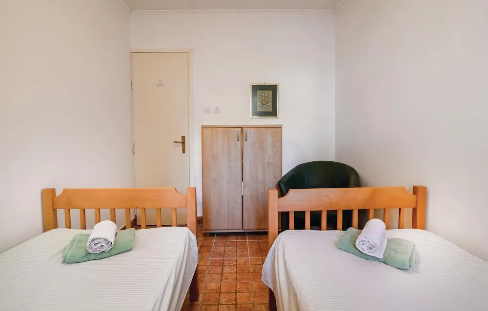 Stunning Home In Njivice With Wifi