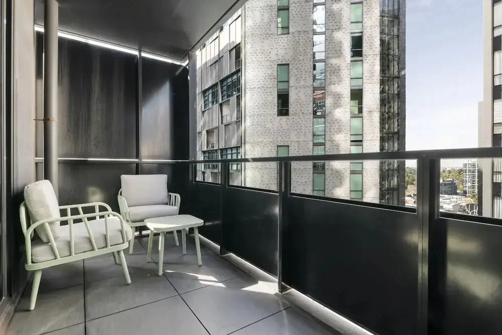 Sleek Southbank 2-bed Apartment With Balcony Views