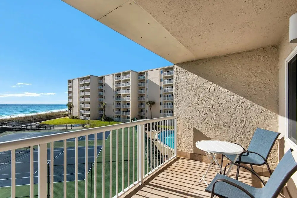 Holiday Surf and Racquet Club 319