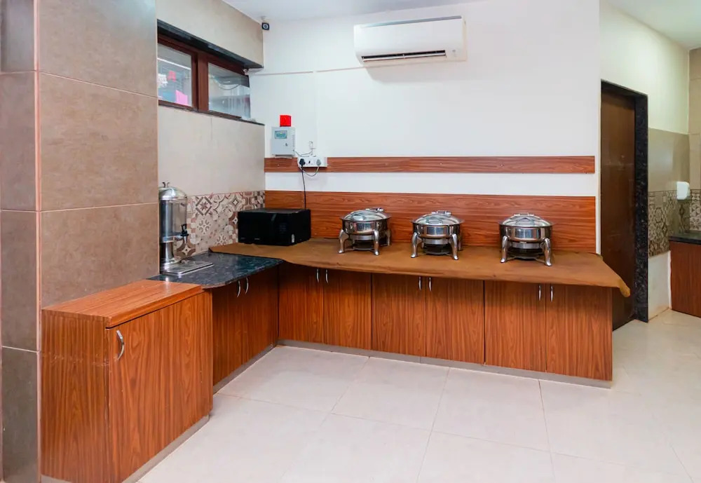 Hotel Laaiba Residency