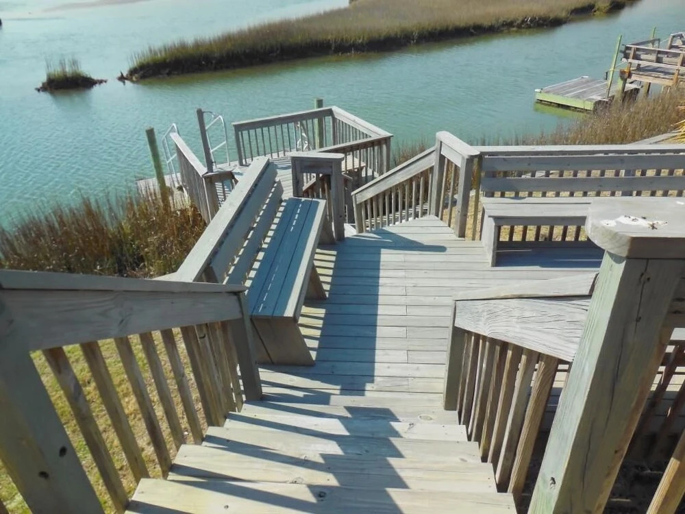 Johnsons Point of View - 4 Br Home