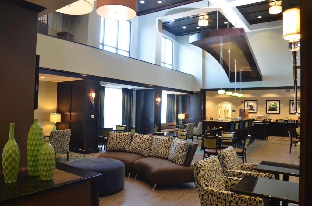 Hampton Inn & Suites Sharon