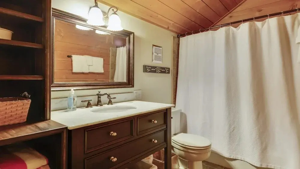 Cluster Cabin 19