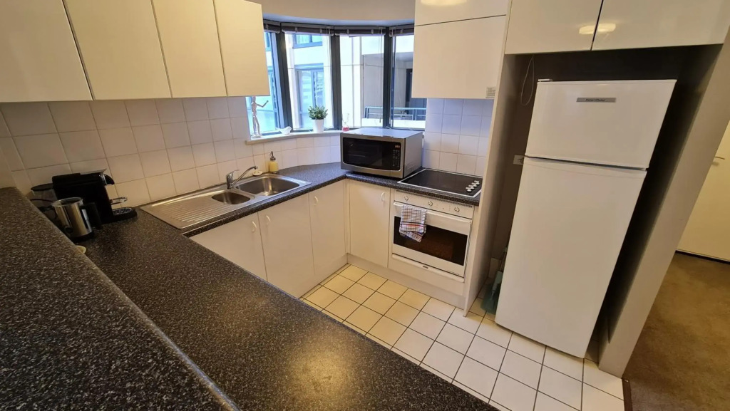 2BR 2Bath L4 Executive Apartment, in City Centre