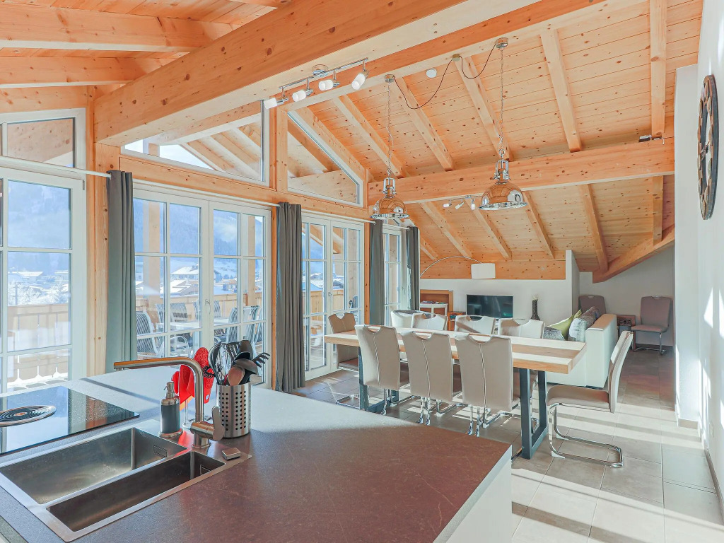 Wonderful Apartment with Balcony, Ski Storage, Carport, Lift