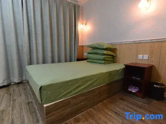 Xilong Clock Hotel (No. 27 Middle School, South Shishidao Street, Harbin)