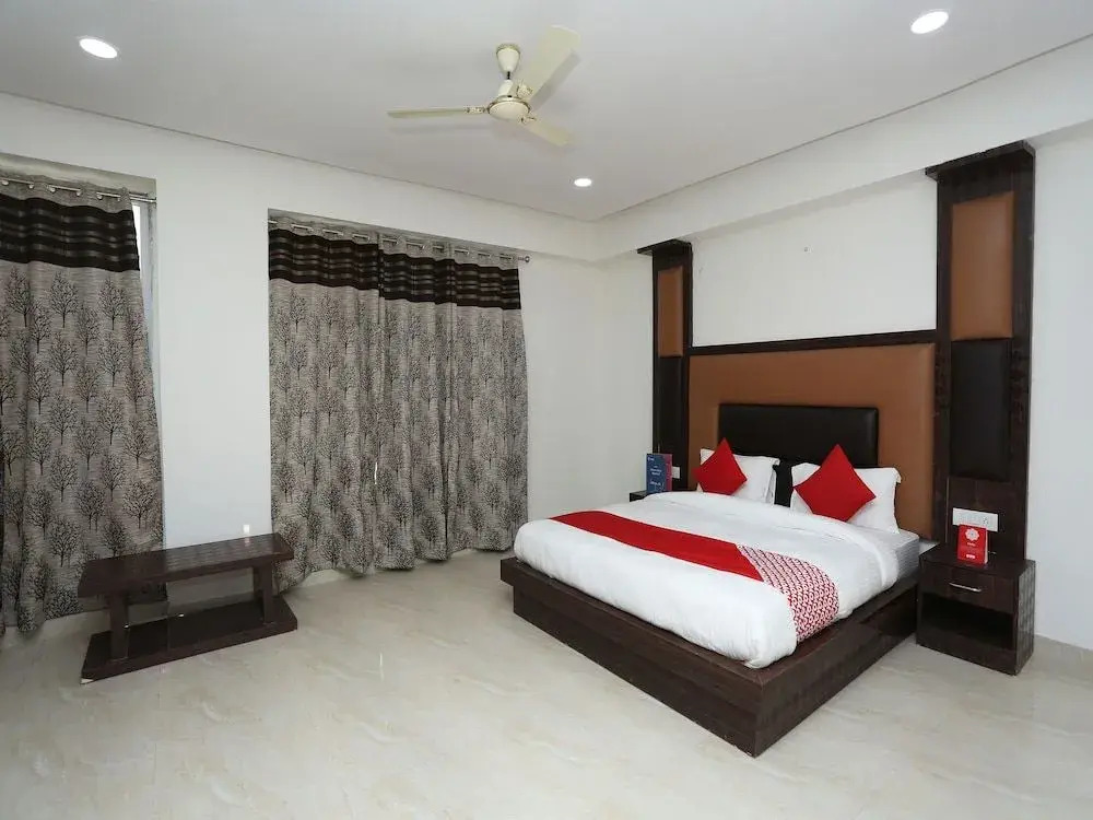 Capital O 22956 Hotel Grand Residency