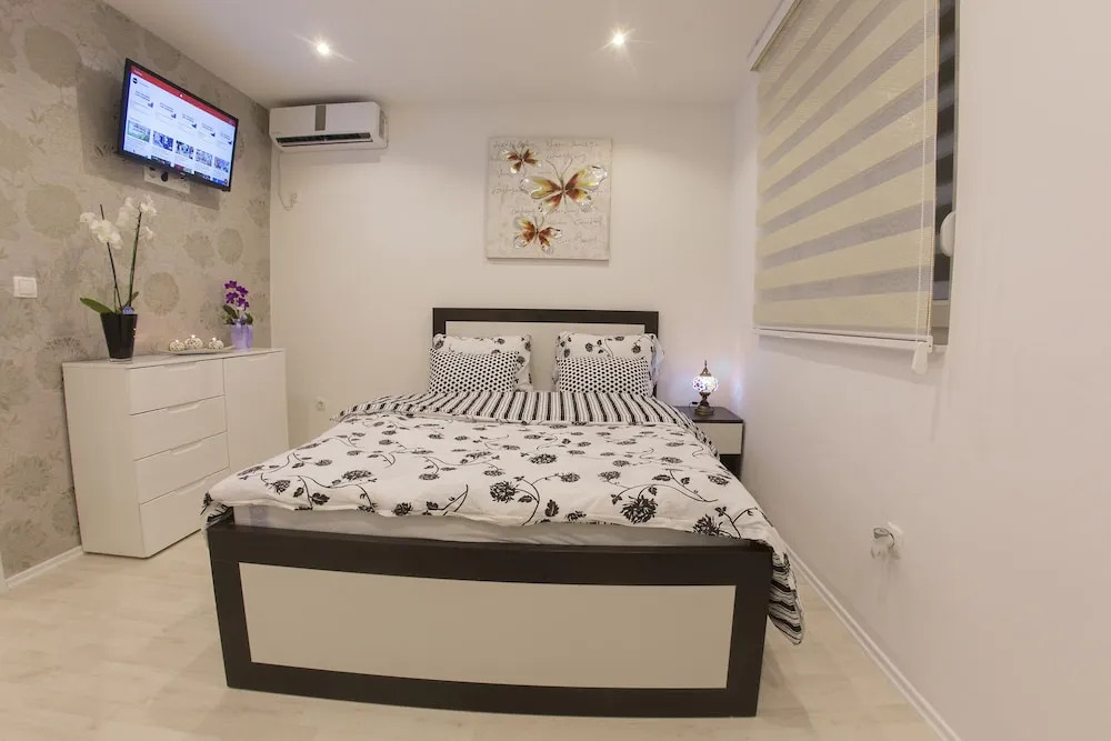 Apartments Aida "Newly Renovated"