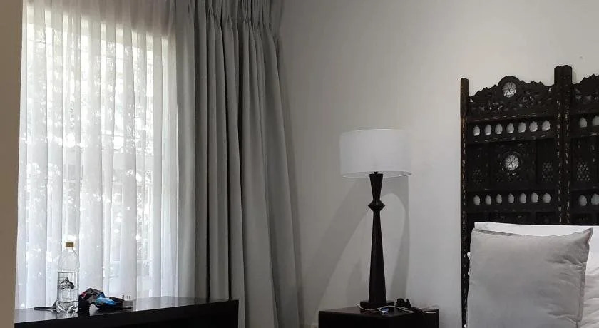 Rosebank Lodge Guesthouse by Claires