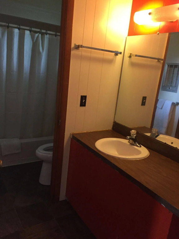 Sparta Motel Near St Louis- Mississippi River IL