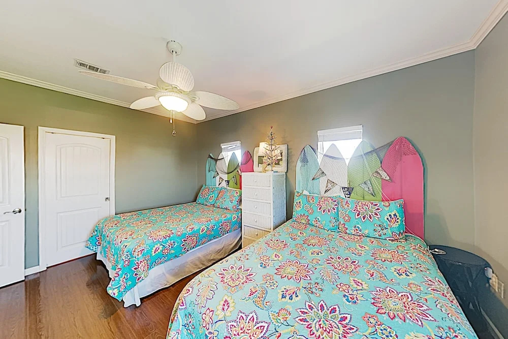 New Listing! Family-friendly Gem - Walk To Beach! 2 Bedroom Home