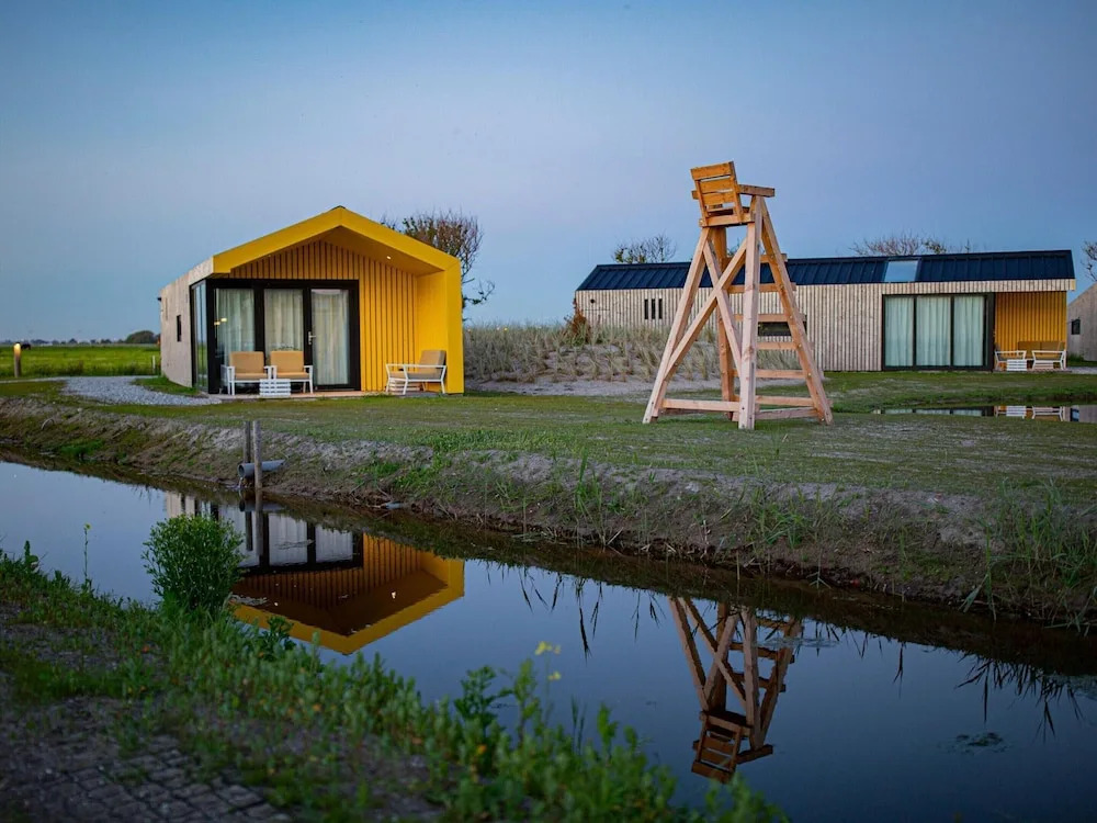Lodge in Callantsoog Near North Sea Beach