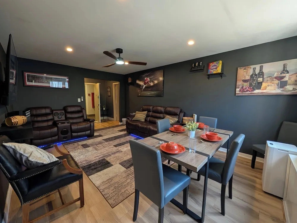 Urban Oasis Luxe King Suites  City Views