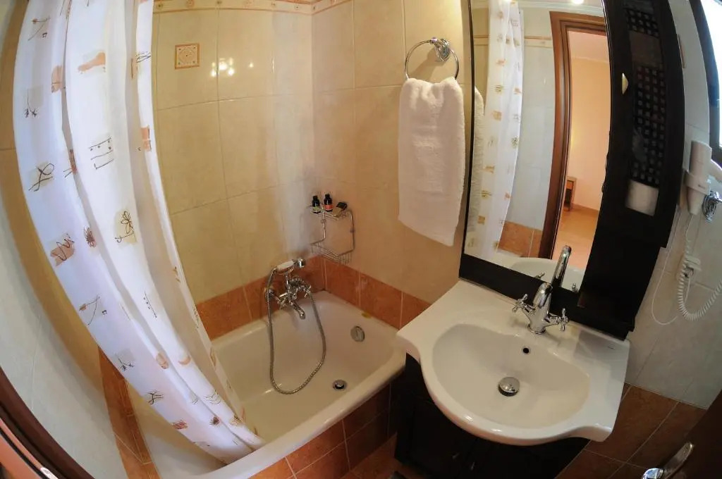 Faros Luxury Suites