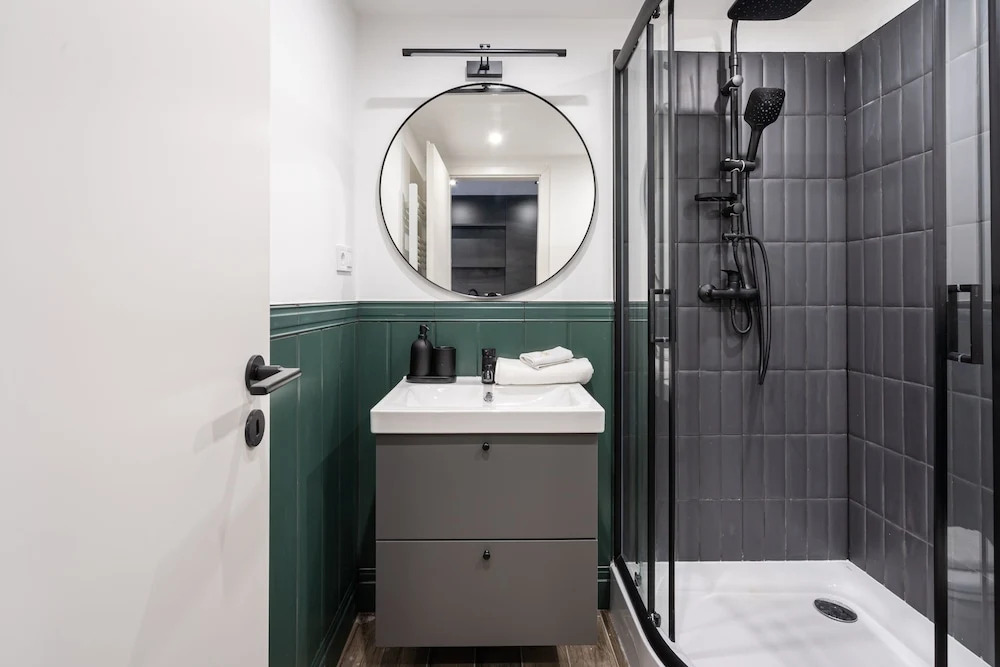 E41 - Trendy Boutique Apartments - Prime Spot by BQA