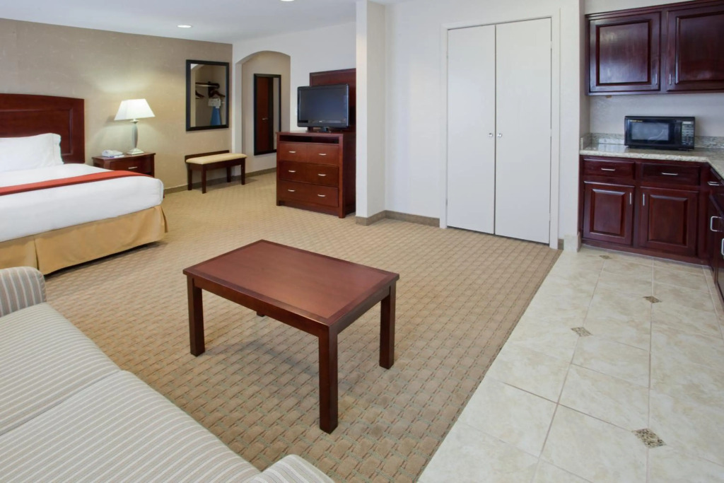 Holiday Inn Express & Suites College Station by IHG