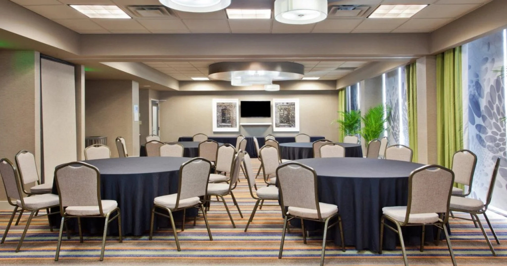 Holiday Inn Express Atlanta Galleria-Ballpark Area by IHG