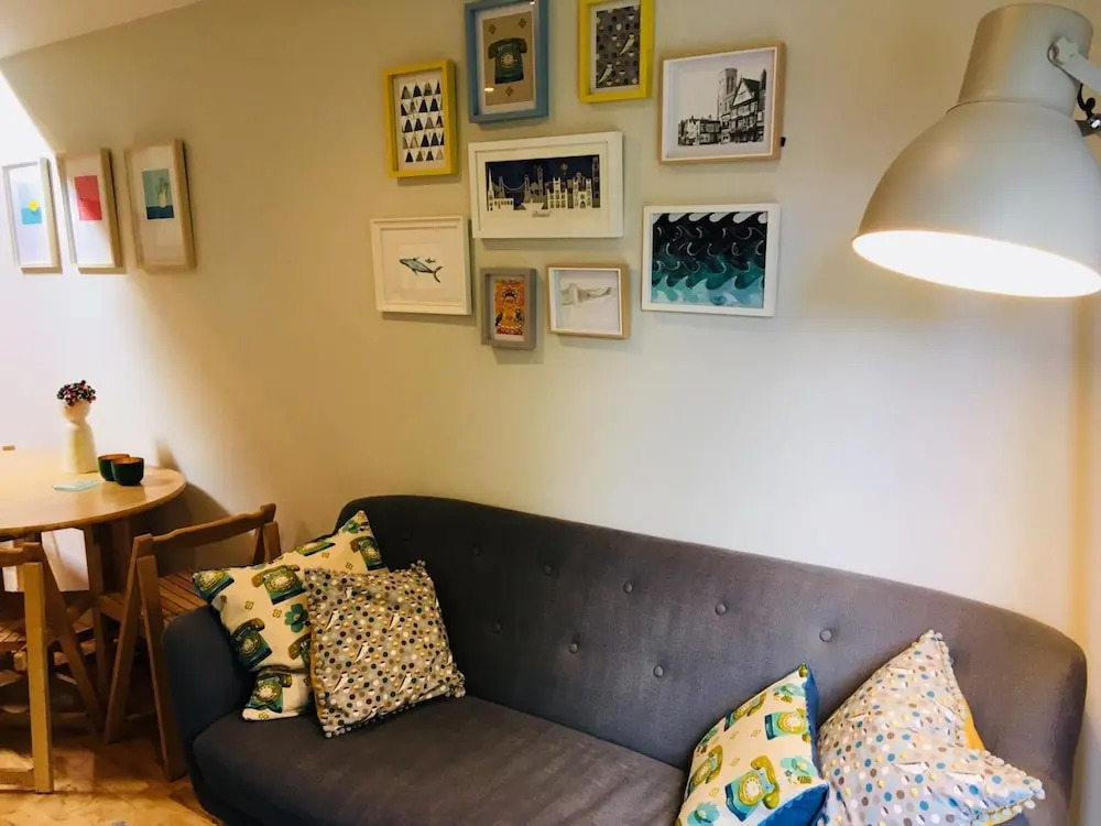 Contemporary 2 Bedroom Apartment in Bristol City Centre