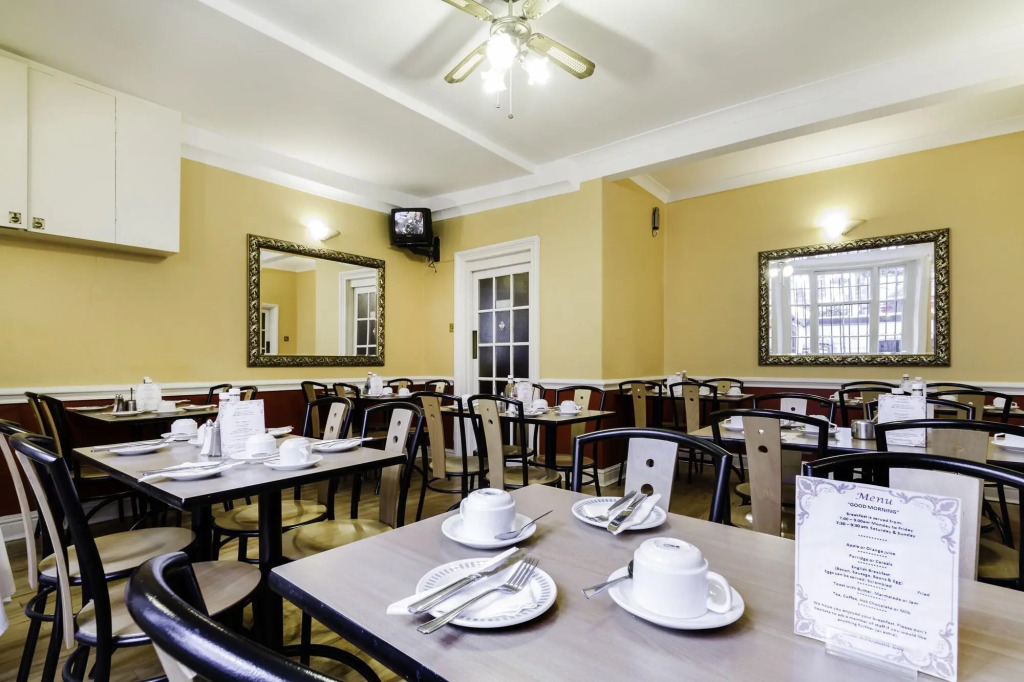 Tudor Court Hotel