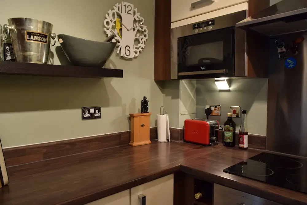 Modern 1 Bedroom Flat With Roof Terrace