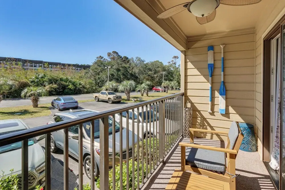 HHI Beach Cozy Condo Pool, Gym and Tennis