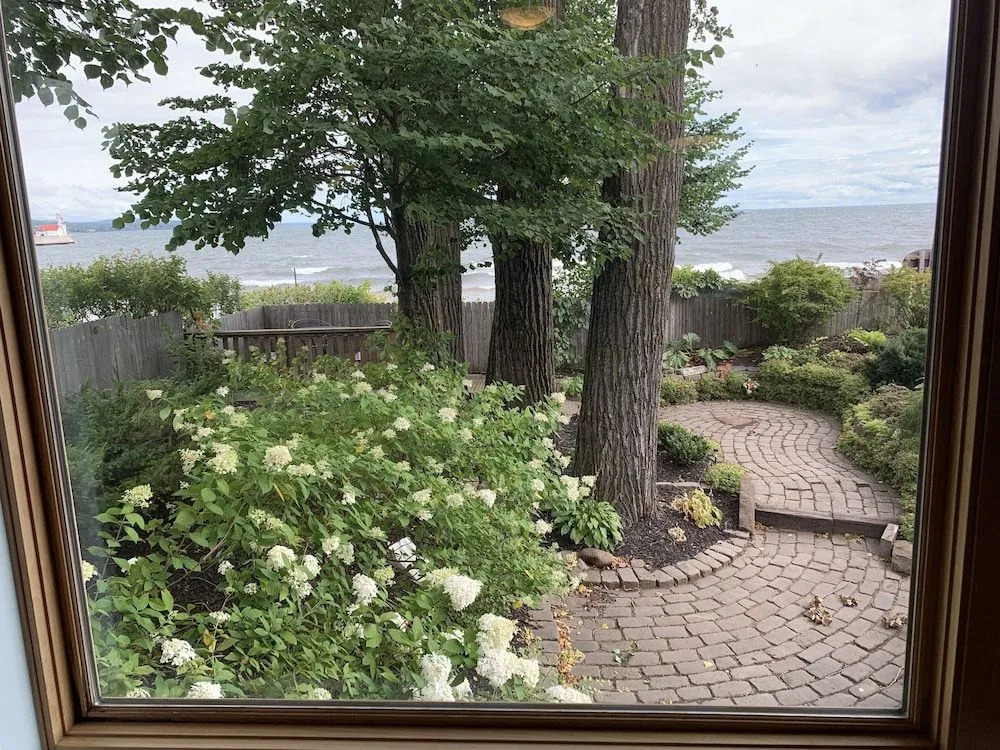 Solglimt Lakeshore B&B
