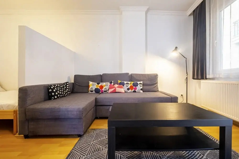 Vibrant Studio Flat Near Taksim Square