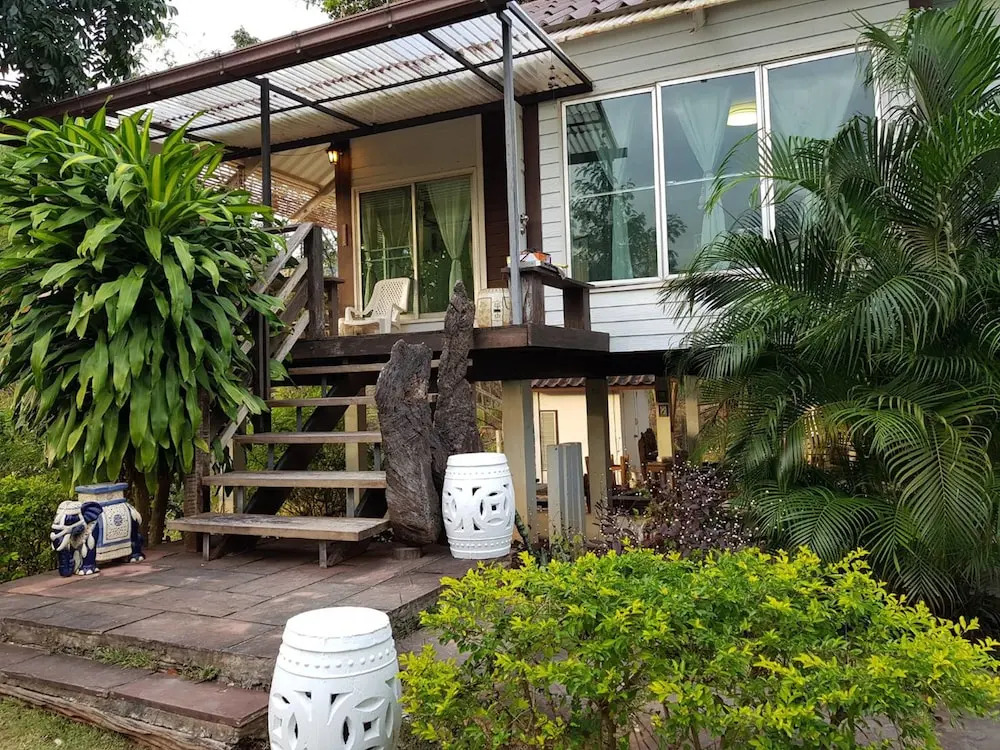 Ban Mai Chai Khao