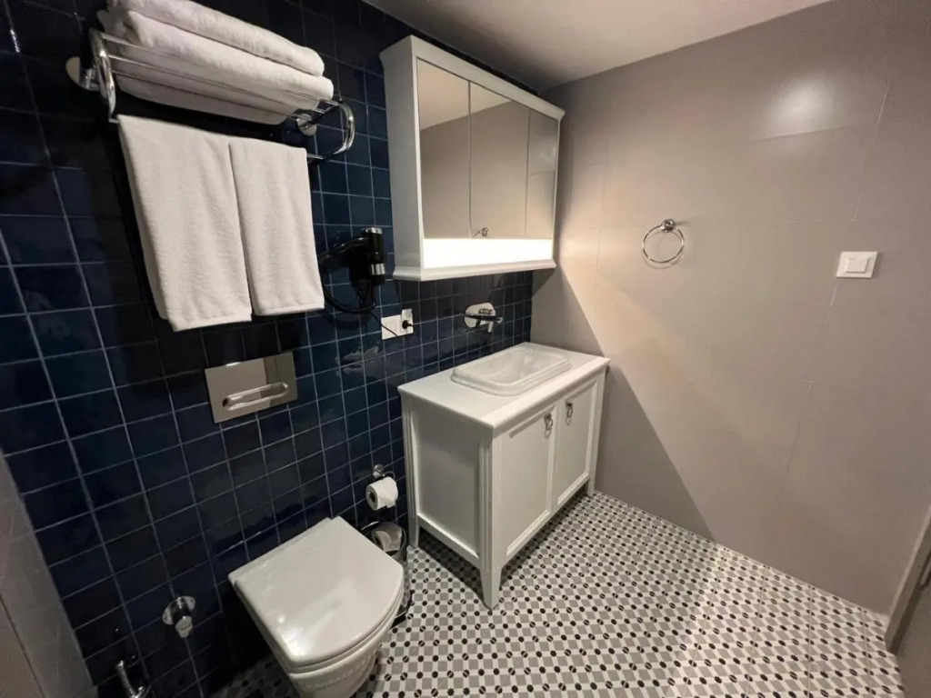 Weingart Suites Hotel